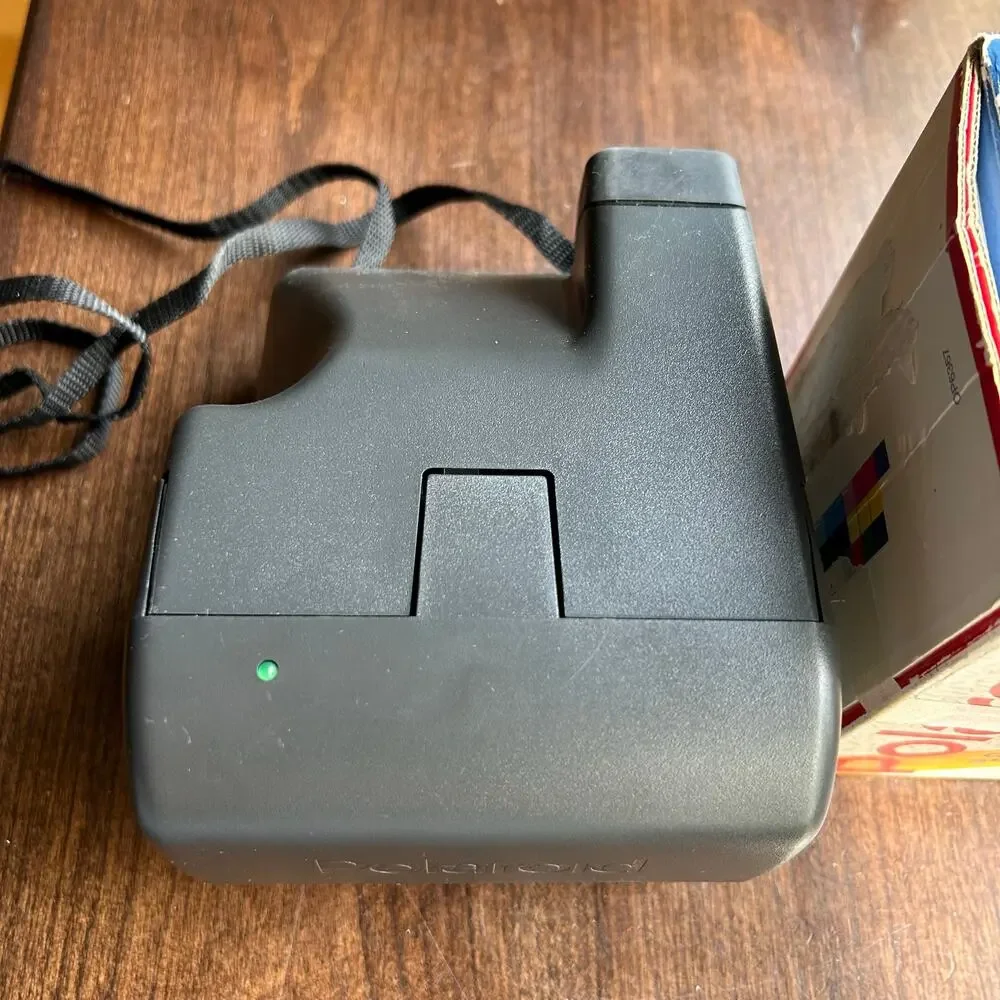 Polaroid Instant Camera 600 One Step Close Up Black w/ Box